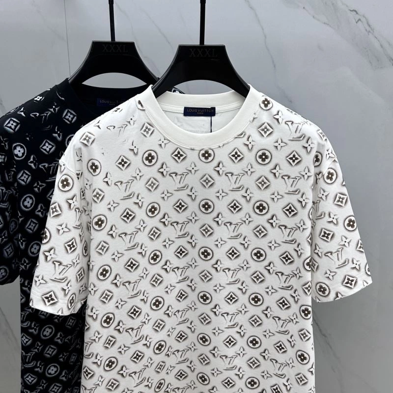 Louis Vuitton T-Shirts Flexible 136121