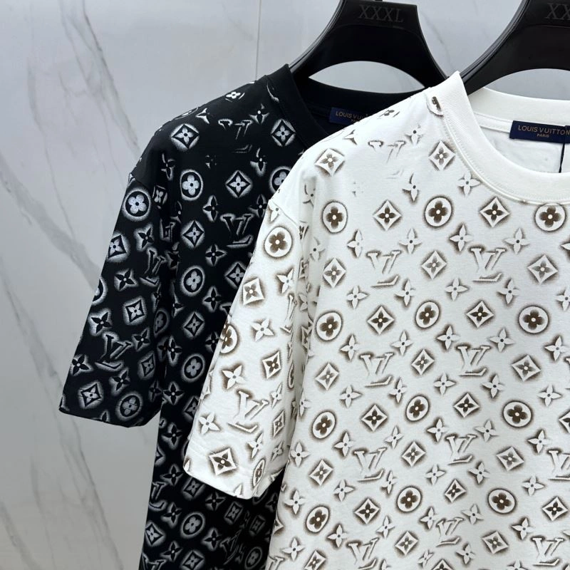 Louis Vuitton T-Shirts Flexible 136121