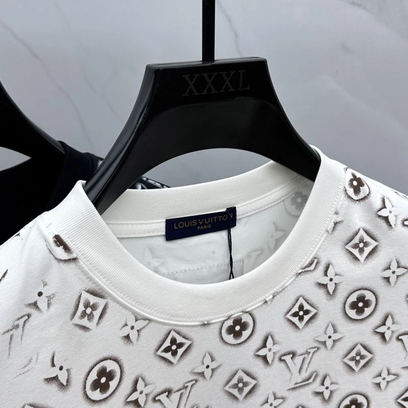Louis Vuitton T-Shirts Flexible 136121