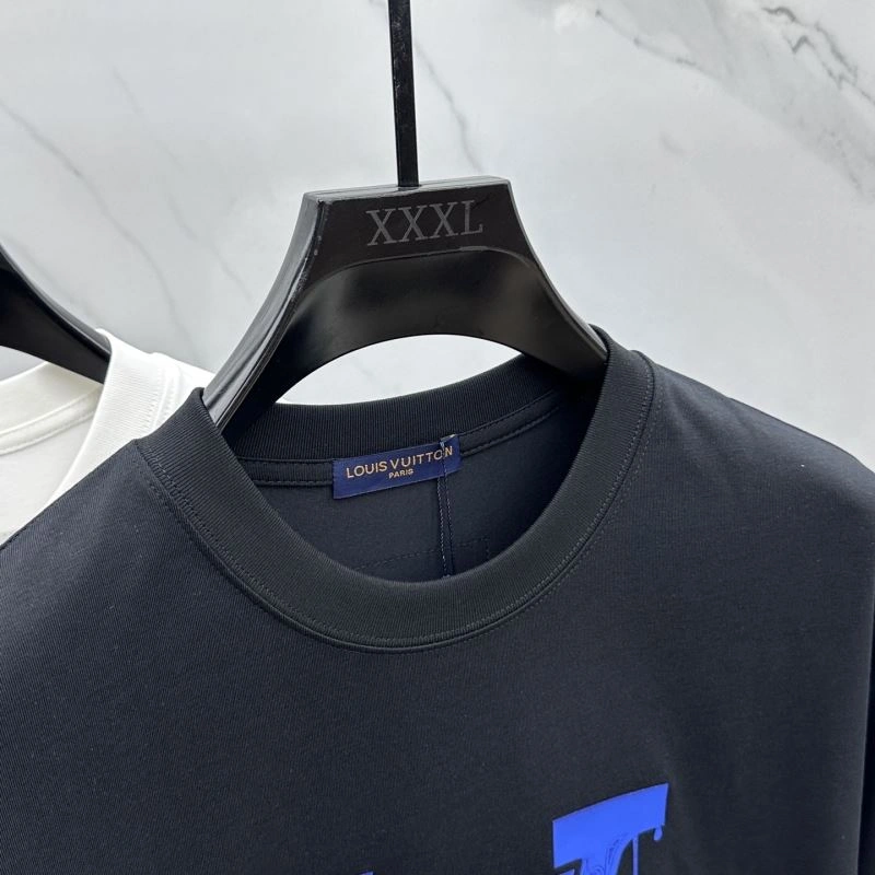 Louis Vuitton T-Shirts Stretchable 136117