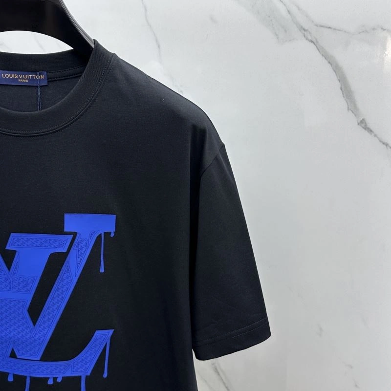 Louis Vuitton T-Shirts Stretchable 136117