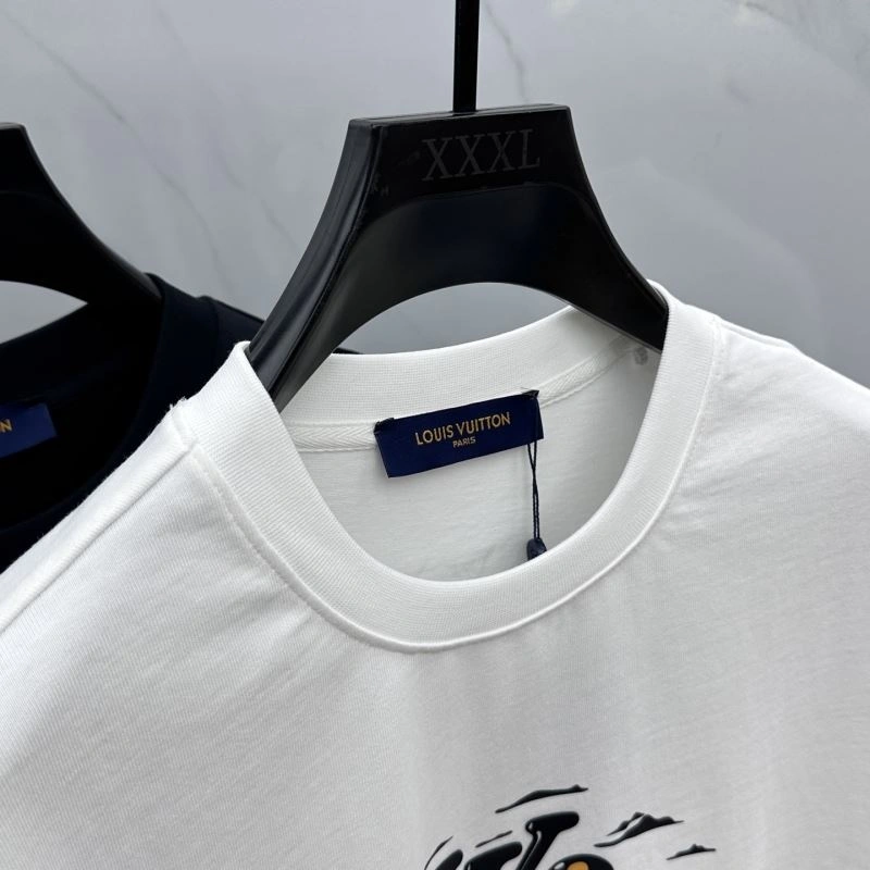 Louis Vuitton T-Shirts Chic 136118