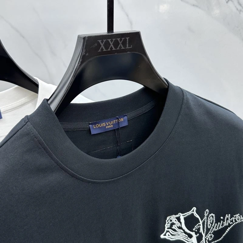 Louis Vuitton T-Shirts Bold 136106