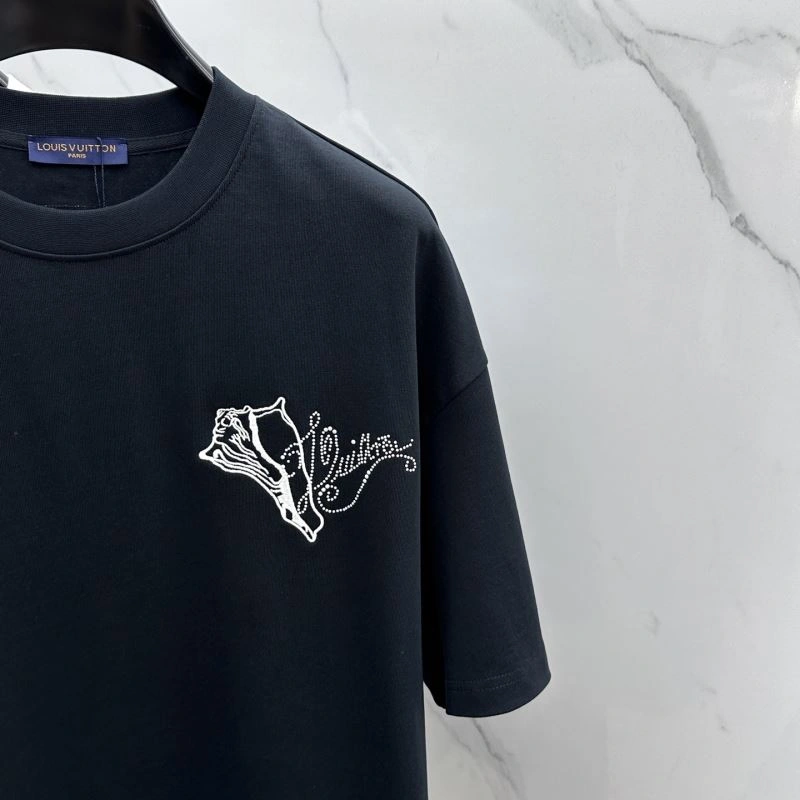 Louis Vuitton T-Shirts Bold 136106