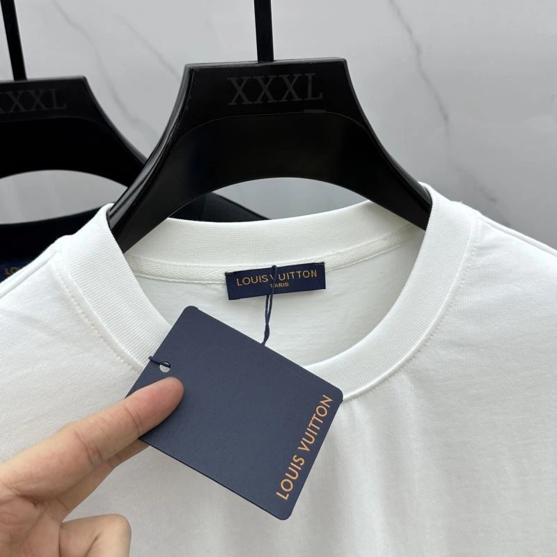 Durable Louis Vuitton T-Shirts 136111