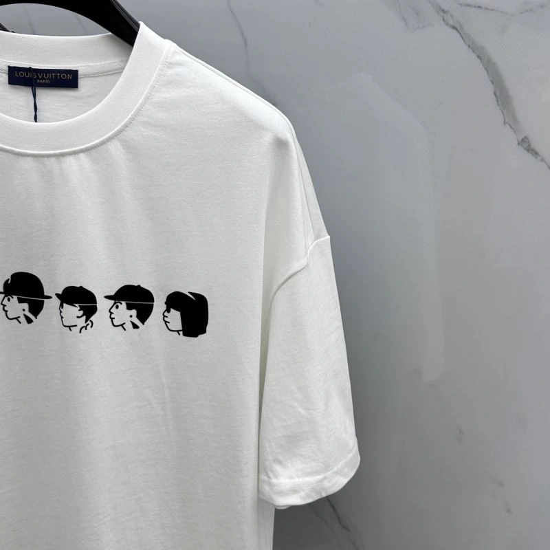 Durable Louis Vuitton T-Shirts 136111