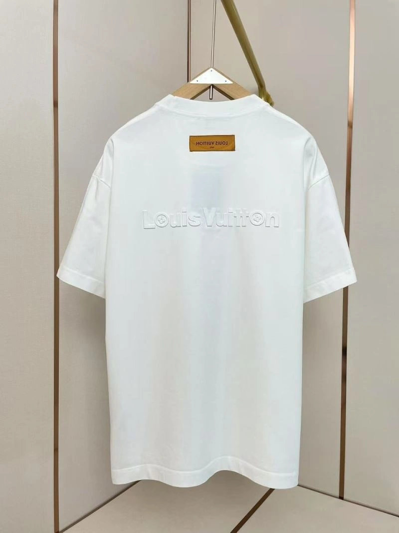 Effortless Louis Vuitton T-Shirts 136113