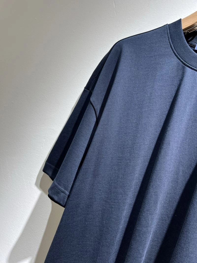 Louis Vuitton T-Shirts Functional 136085