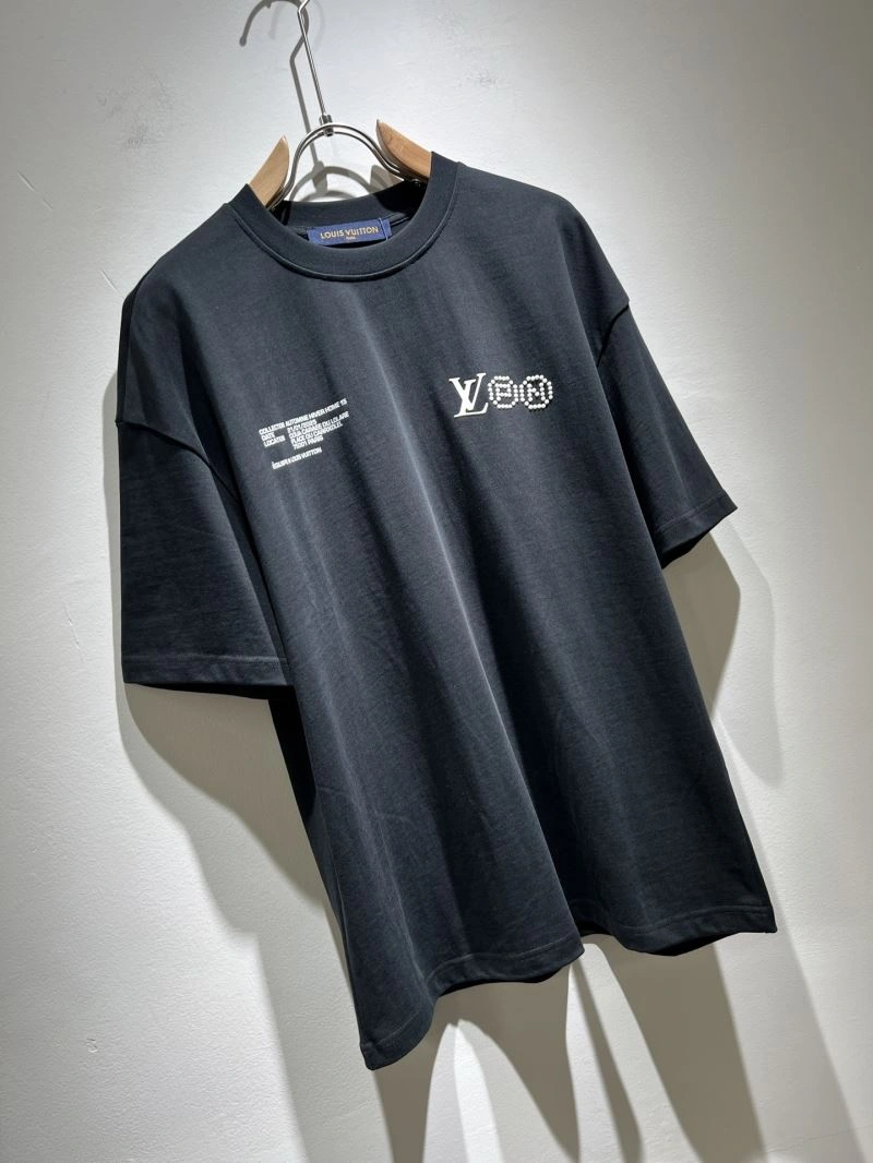 Unisex Louis Vuitton T-Shirts 136101