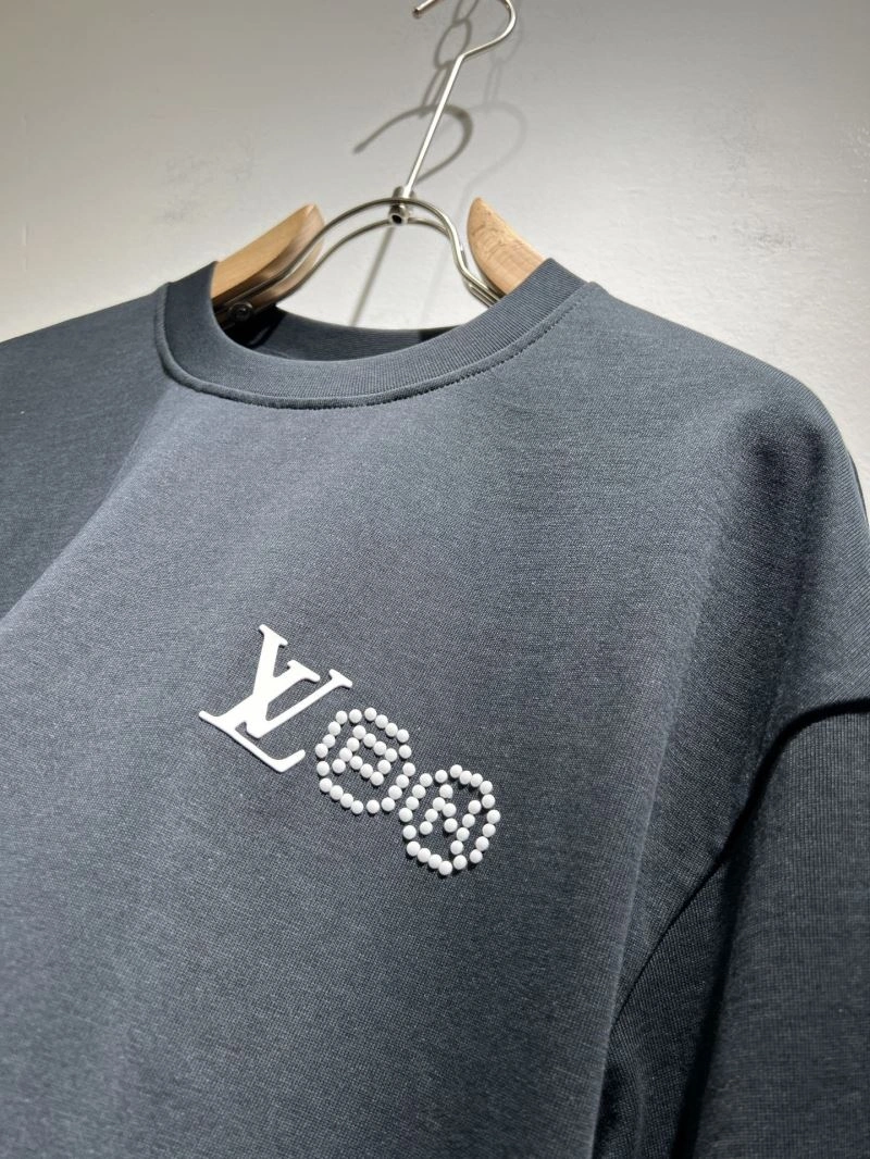 Unisex Louis Vuitton T-Shirts 136101