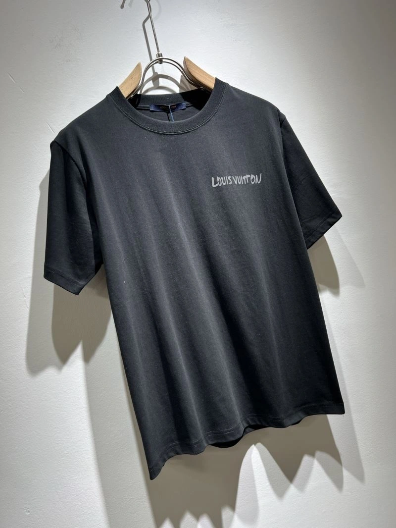 Trendsetting Louis Vuitton T-Shirts 136100