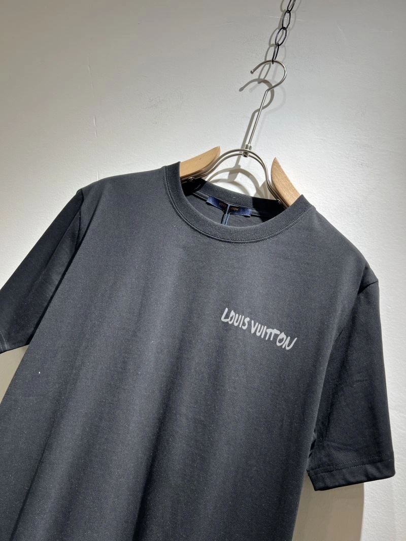 Trendsetting Louis Vuitton T-Shirts 136100