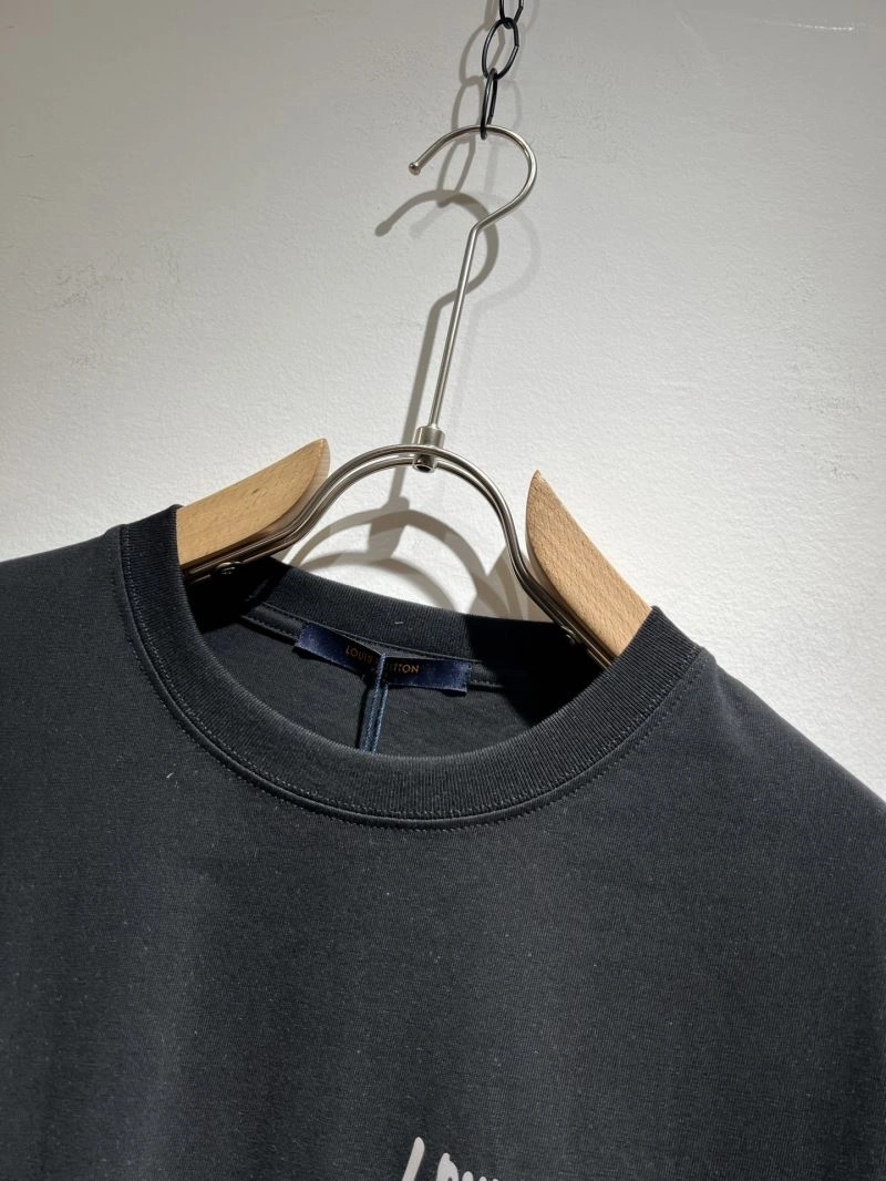 Trendsetting Louis Vuitton T-Shirts 136100