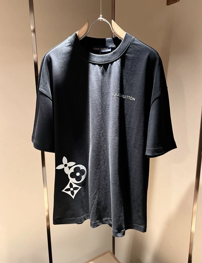 Durable Louis Vuitton T-Shirts 136116