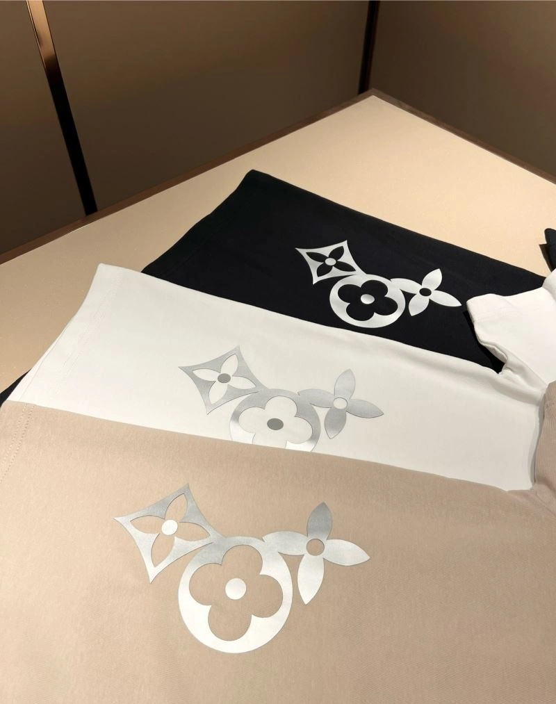 Durable Louis Vuitton T-Shirts 136116