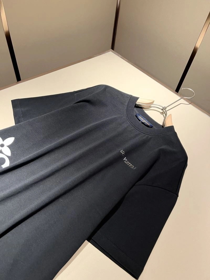 Durable Louis Vuitton T-Shirts 136116