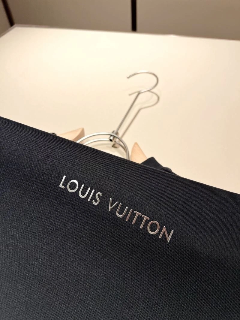 Durable Louis Vuitton T-Shirts 136116