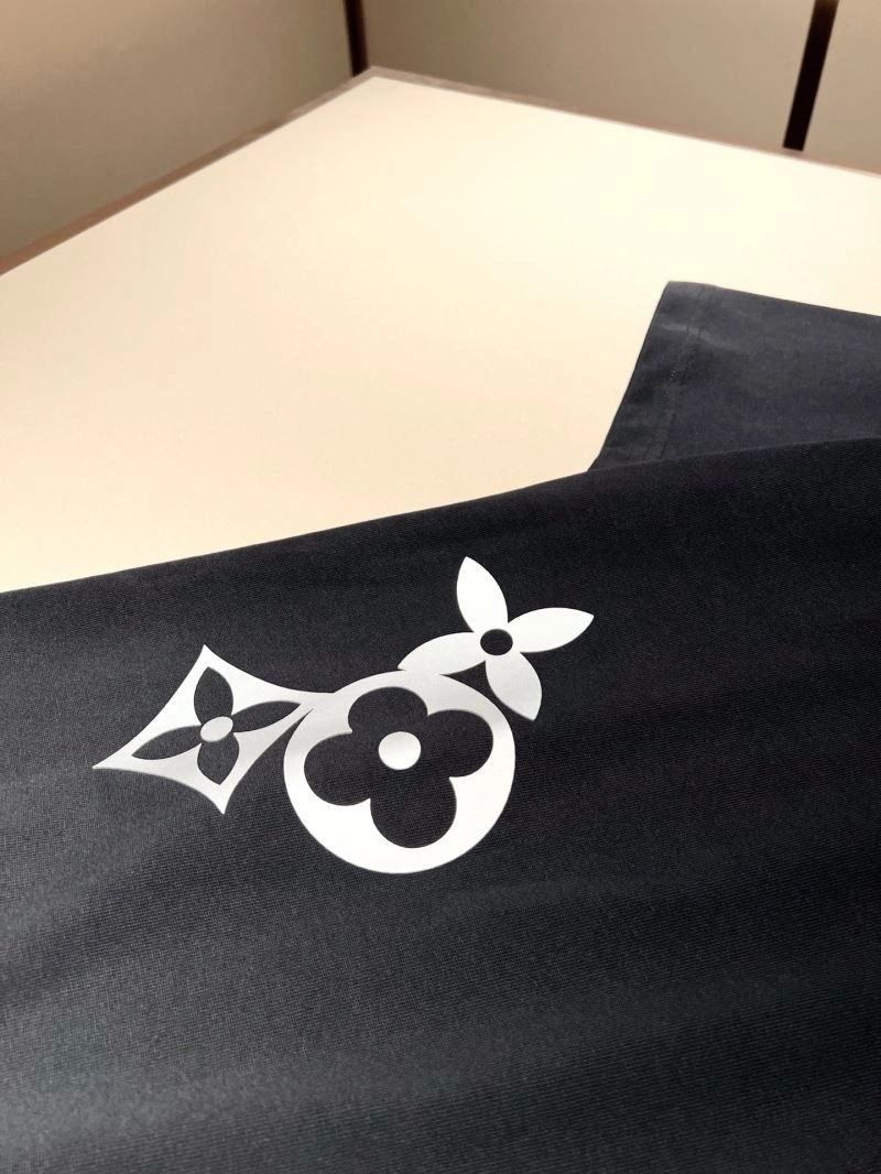 Durable Louis Vuitton T-Shirts 136116