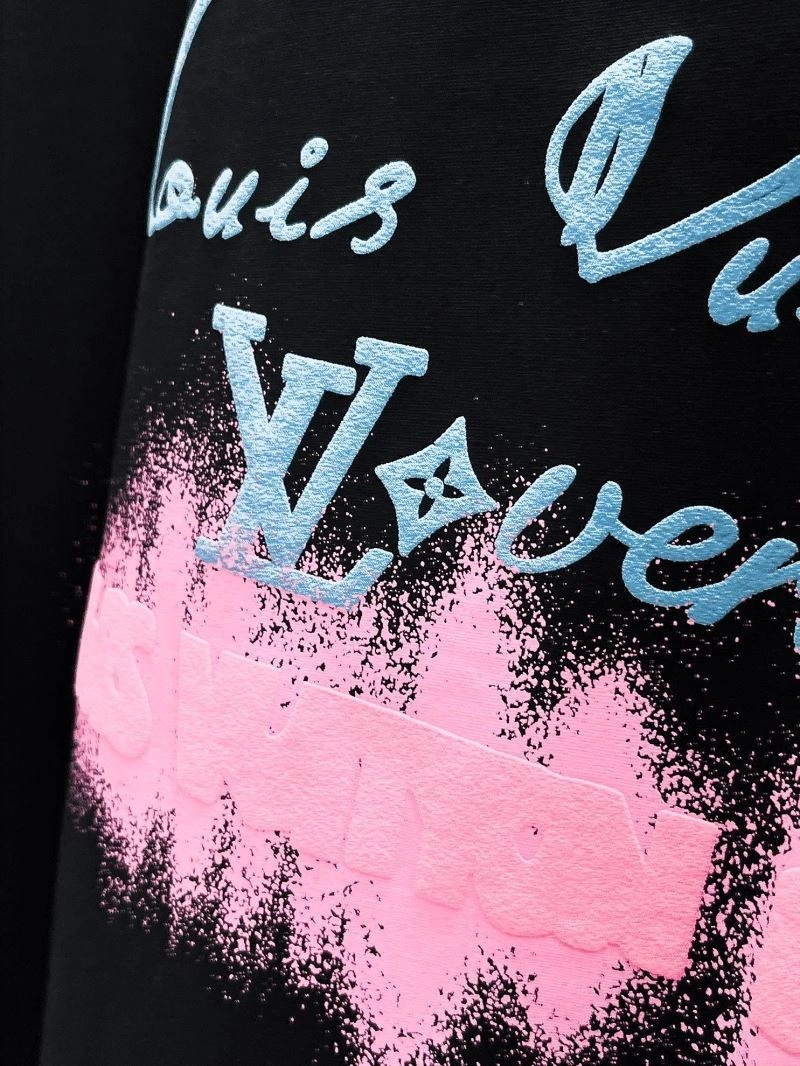 Refined Louis Vuitton T-Shirts 136078
