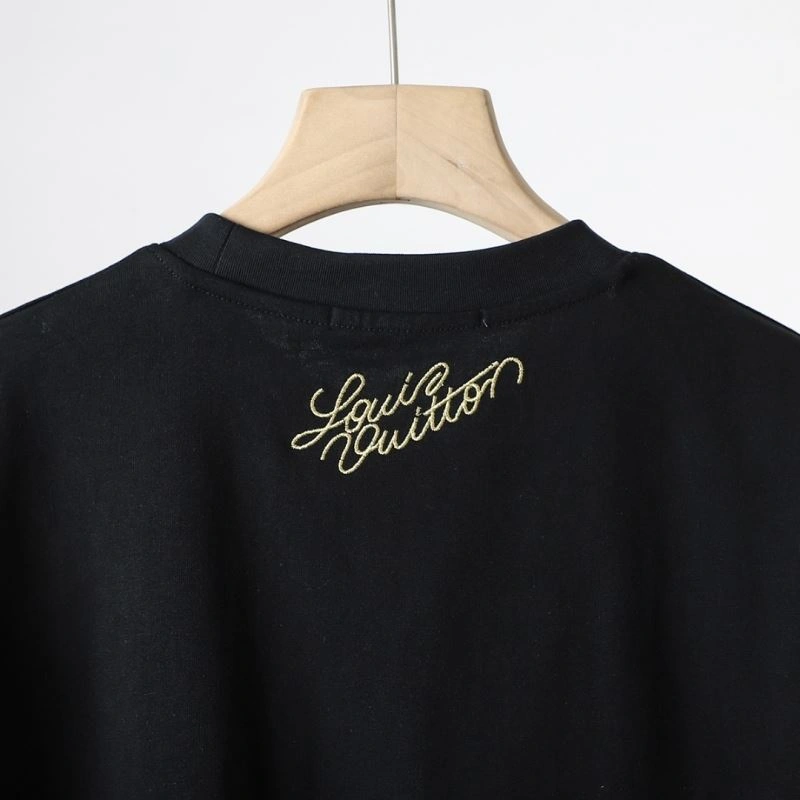 Attractive Louis Vuitton T-Shirts 136077