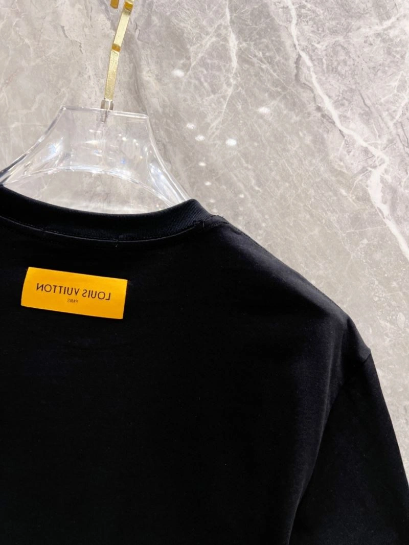 Louis Vuitton T-Shirts TimelessDesign 136059