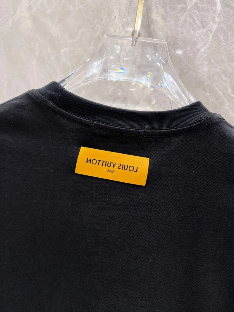 Louis Vuitton T-Shirts TimelessDesign 136059