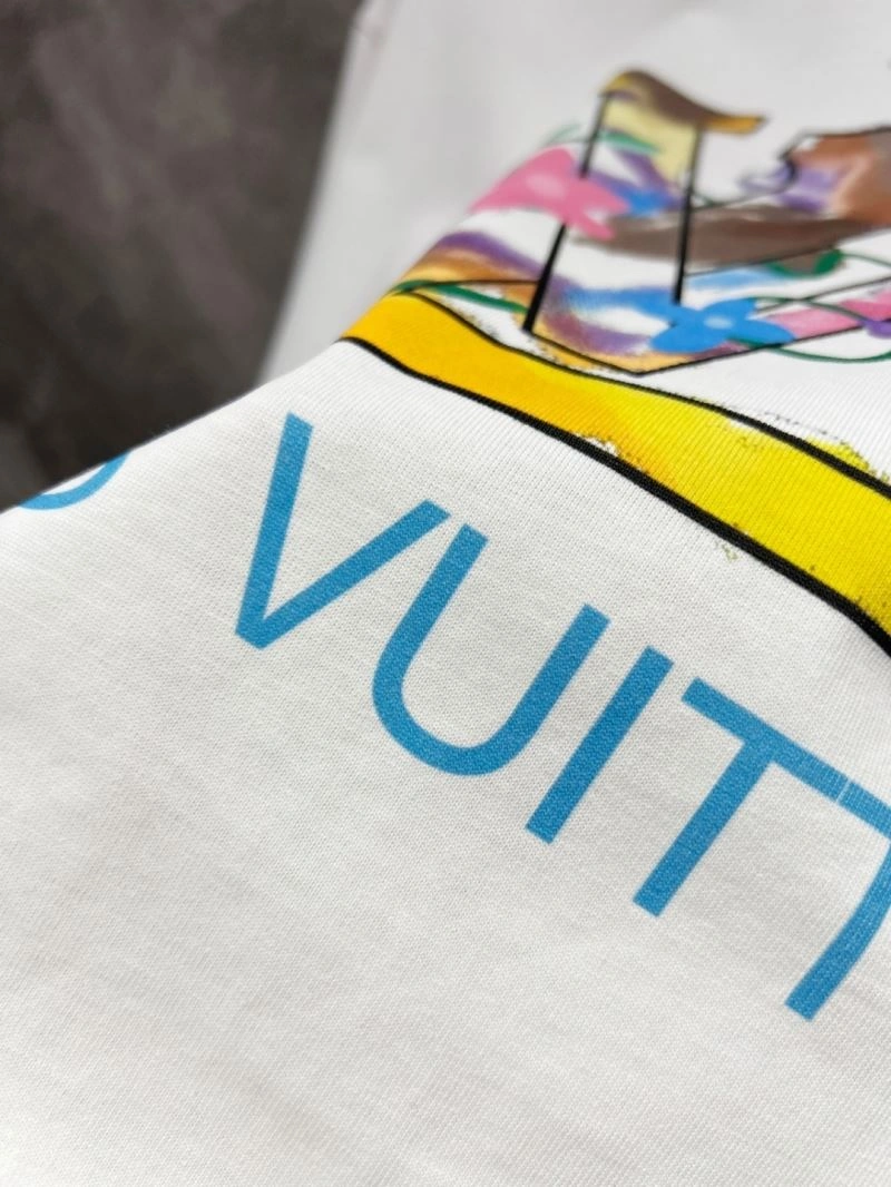 Louis Vuitton T-Shirts Chic 136069