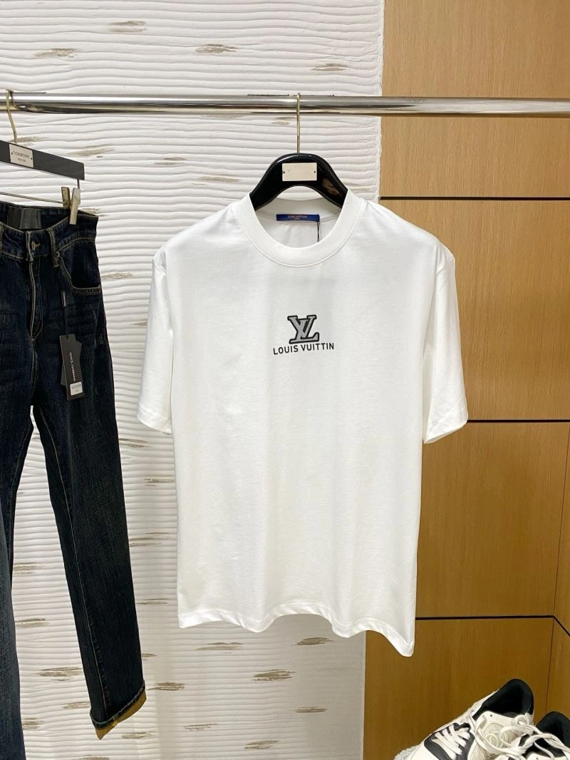 Louis Vuitton T-Shirts Sleek 136072