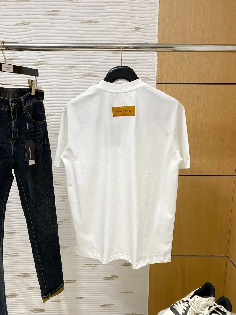 Louis Vuitton T-Shirts Sleek 136072