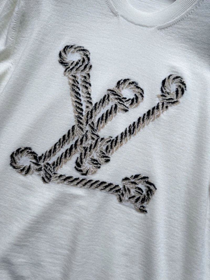 Sporty Louis Vuitton T-Shirts 131010