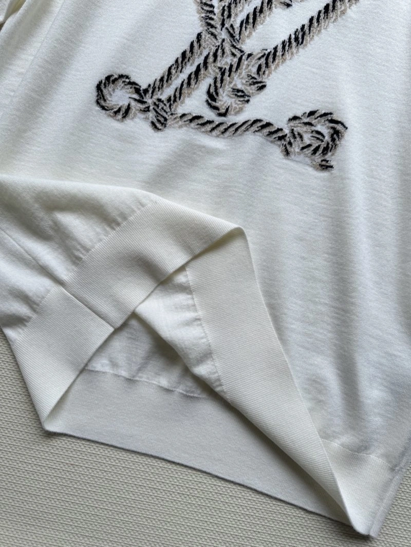 Sporty Louis Vuitton T-Shirts 131010
