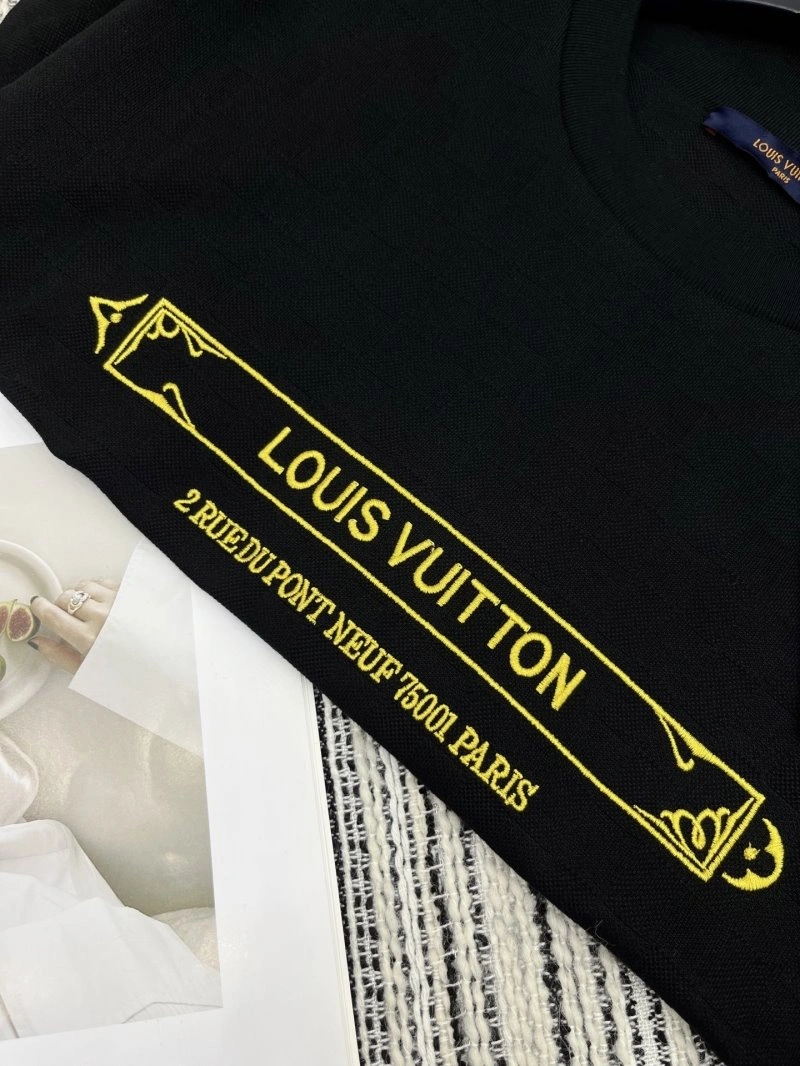 WaterResistant Louis Vuitton T-Shirts 130989
