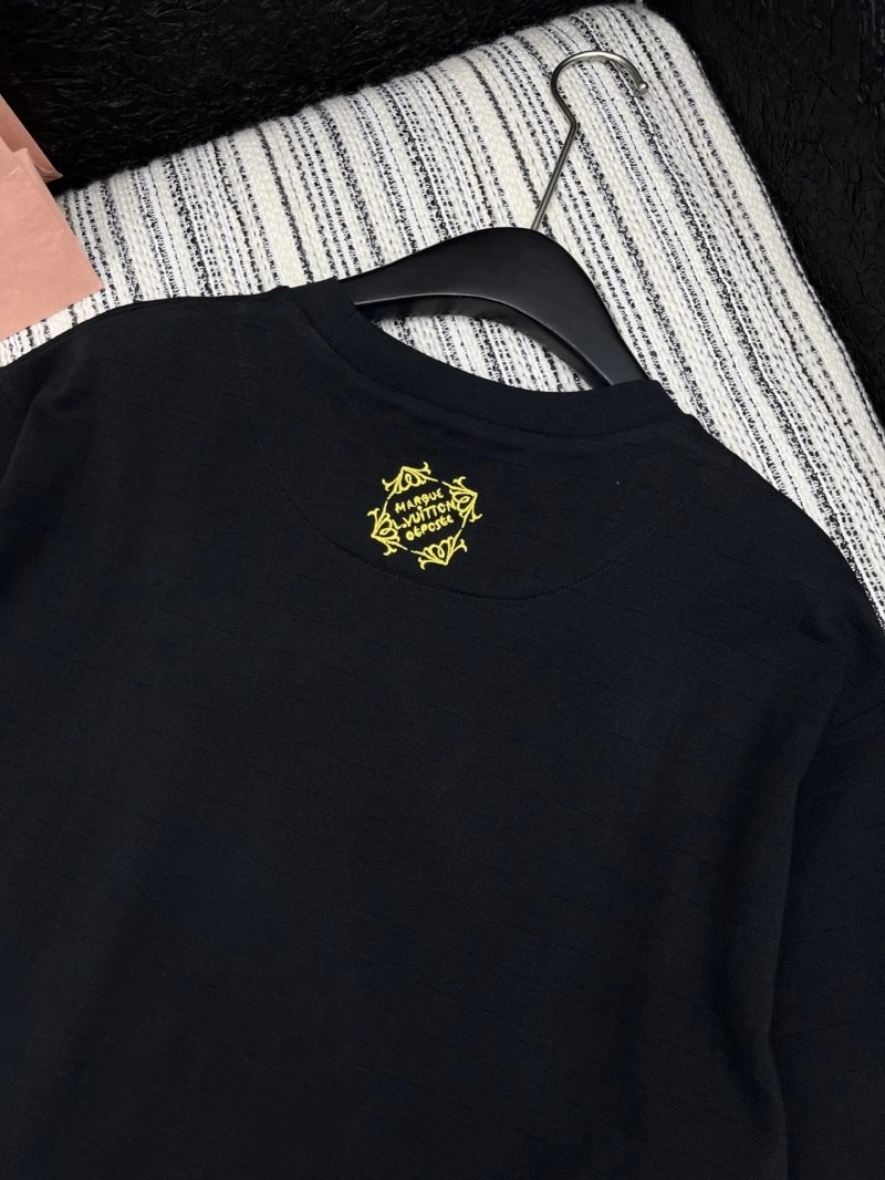 WaterResistant Louis Vuitton T-Shirts 130989