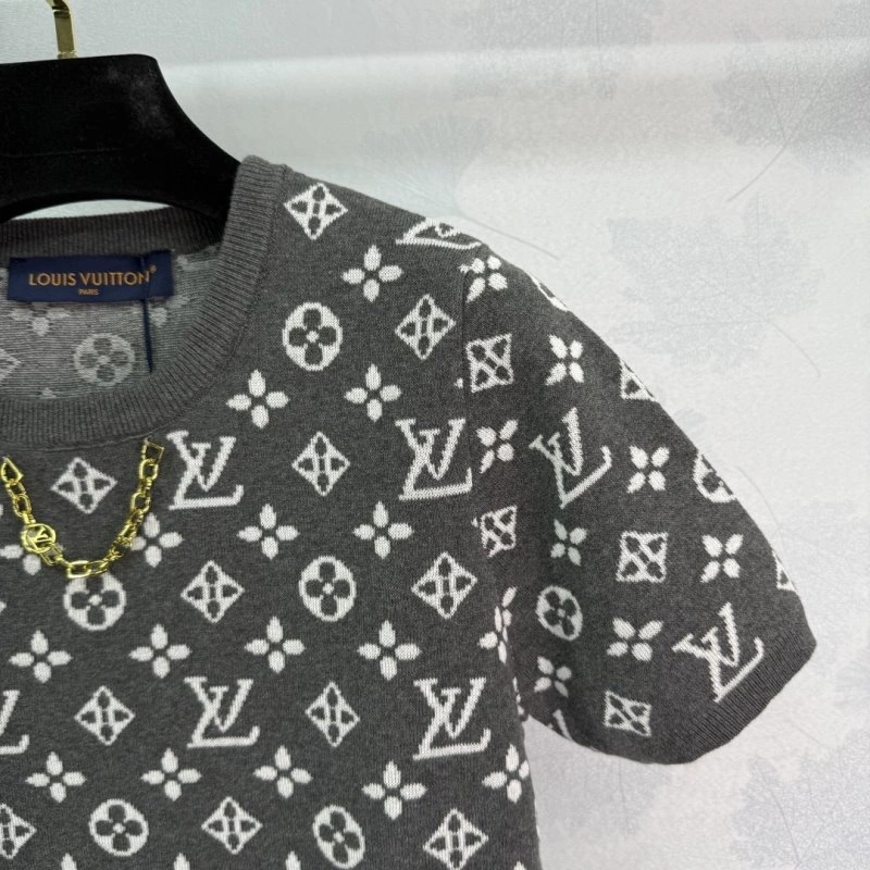Elegant Louis Vuitton T-Shirts 130983
