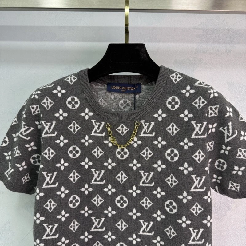 Elegant Louis Vuitton T-Shirts 130983