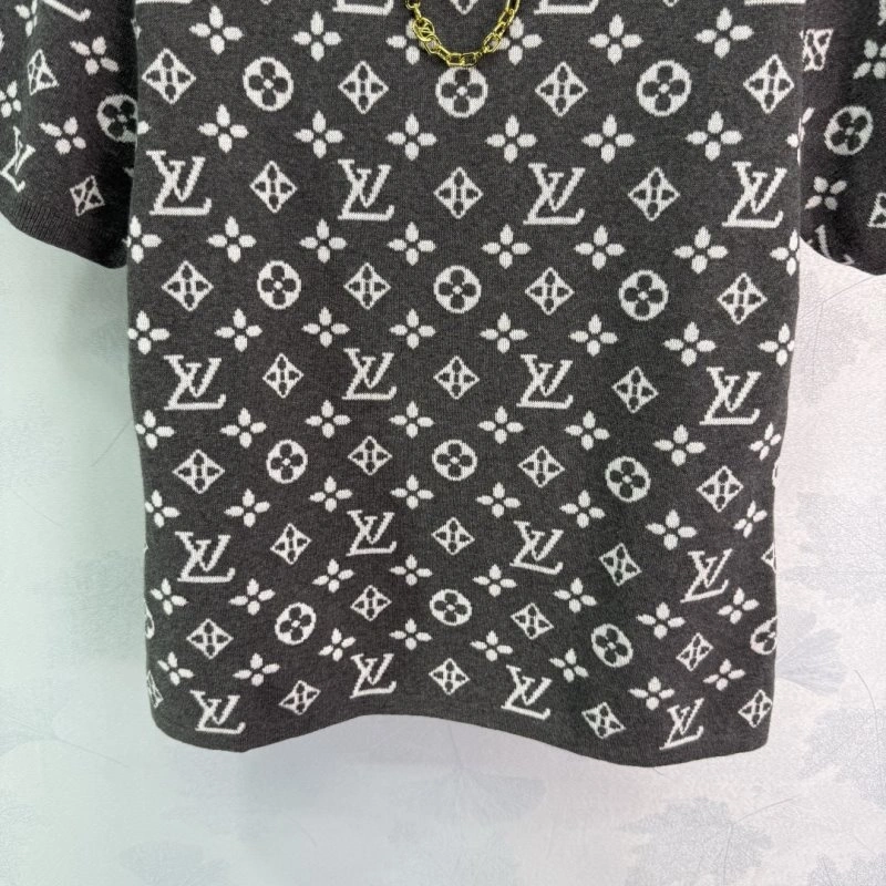 Elegant Louis Vuitton T-Shirts 130983