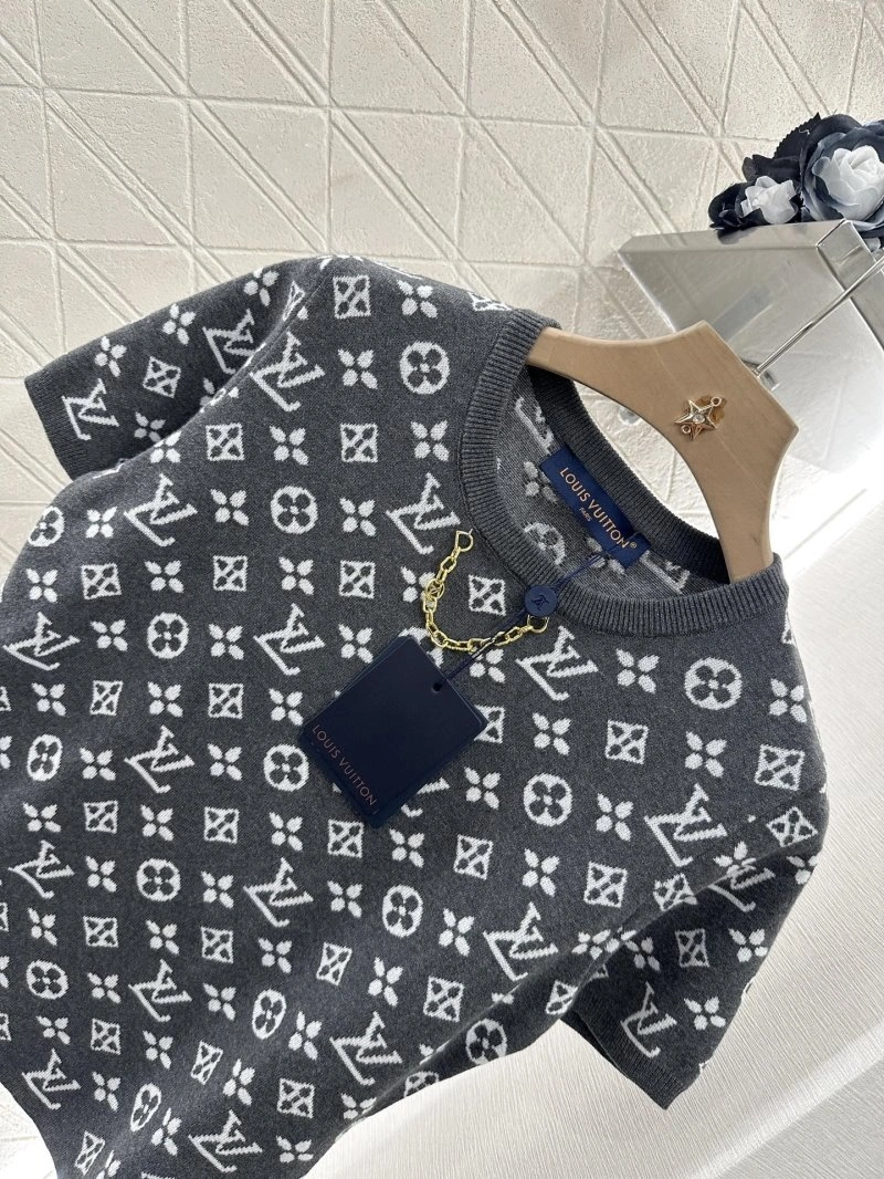AllSeason Louis Vuitton T-Shirts 130980