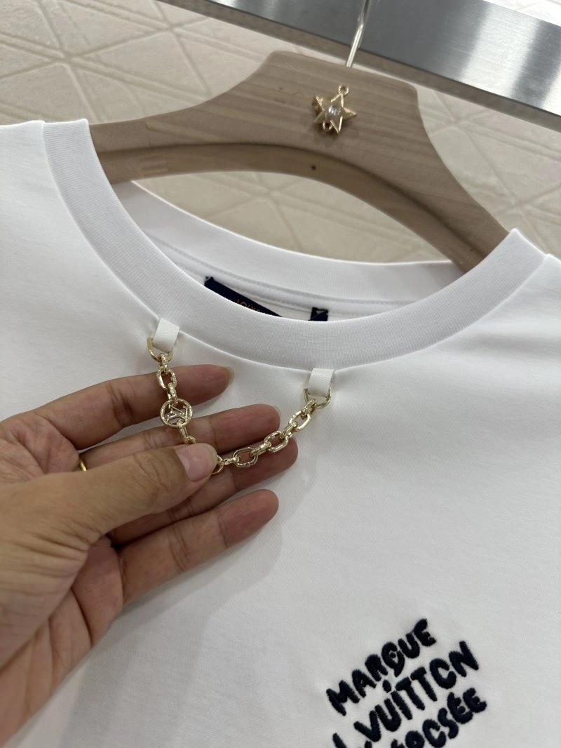Bold Louis Vuitton T-Shirts 130999