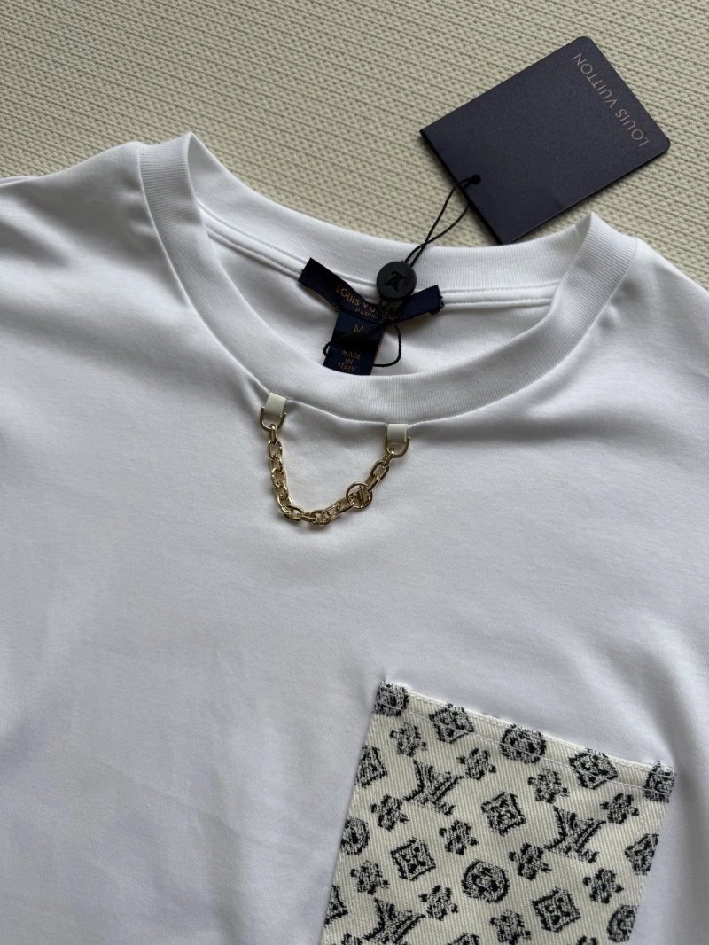 Louis Vuitton T-Shirts Sleek 130981