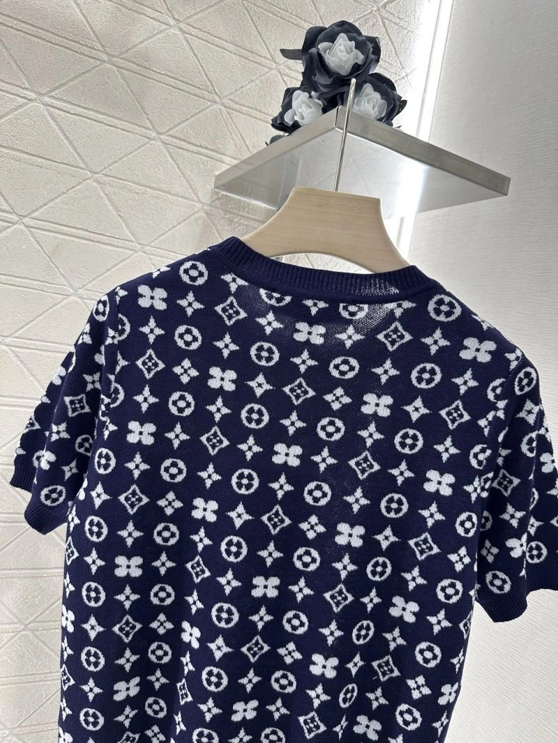 Louis Vuitton T-Shirts Stretchable 130979