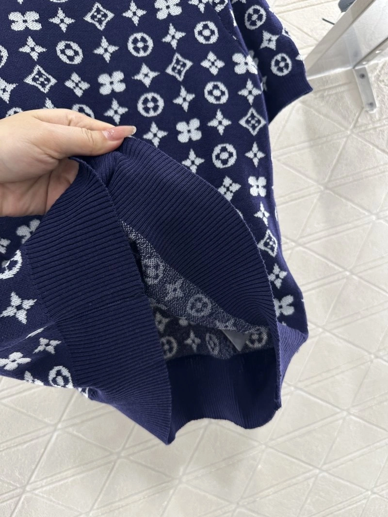 Louis Vuitton T-Shirts Stretchable 130979