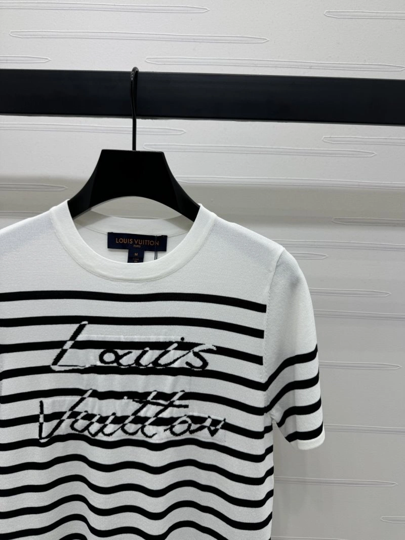 FashionForward Louis Vuitton T-Shirts 130976