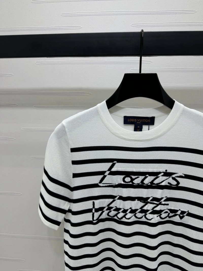 FashionForward Louis Vuitton T-Shirts 130976