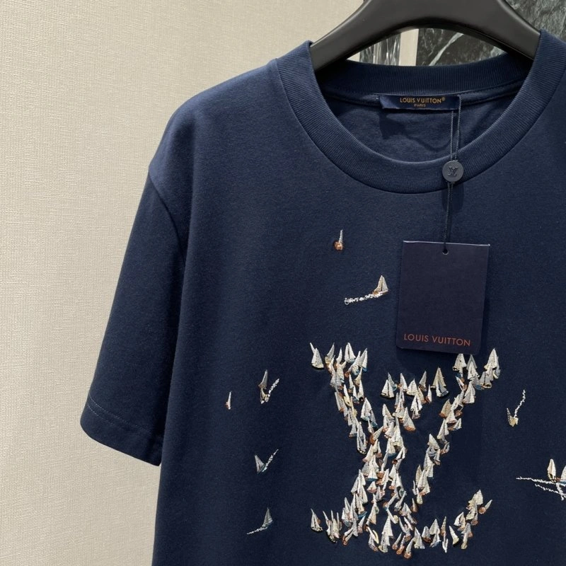 Louis Vuitton T-Shirts Lightweight 130965