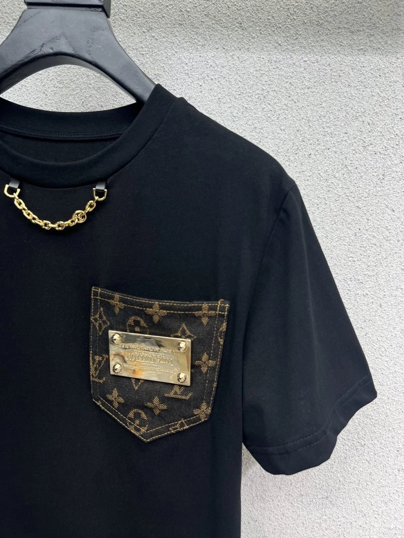 FashionForward Louis Vuitton T-Shirts 130941