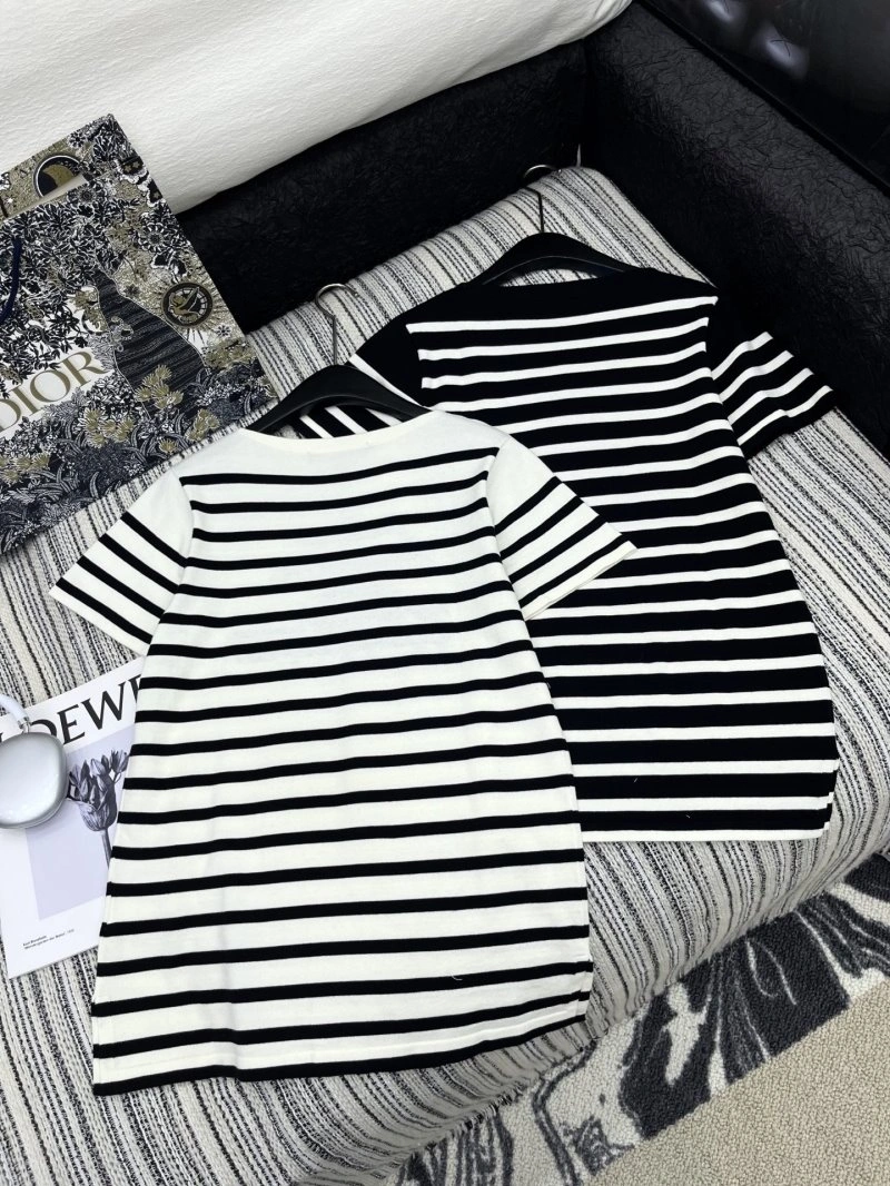 Louis Vuitton T-Shirts Sleek 131678
