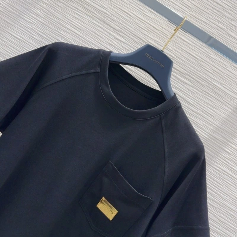 Functional Louis Vuitton T-Shirts 131654