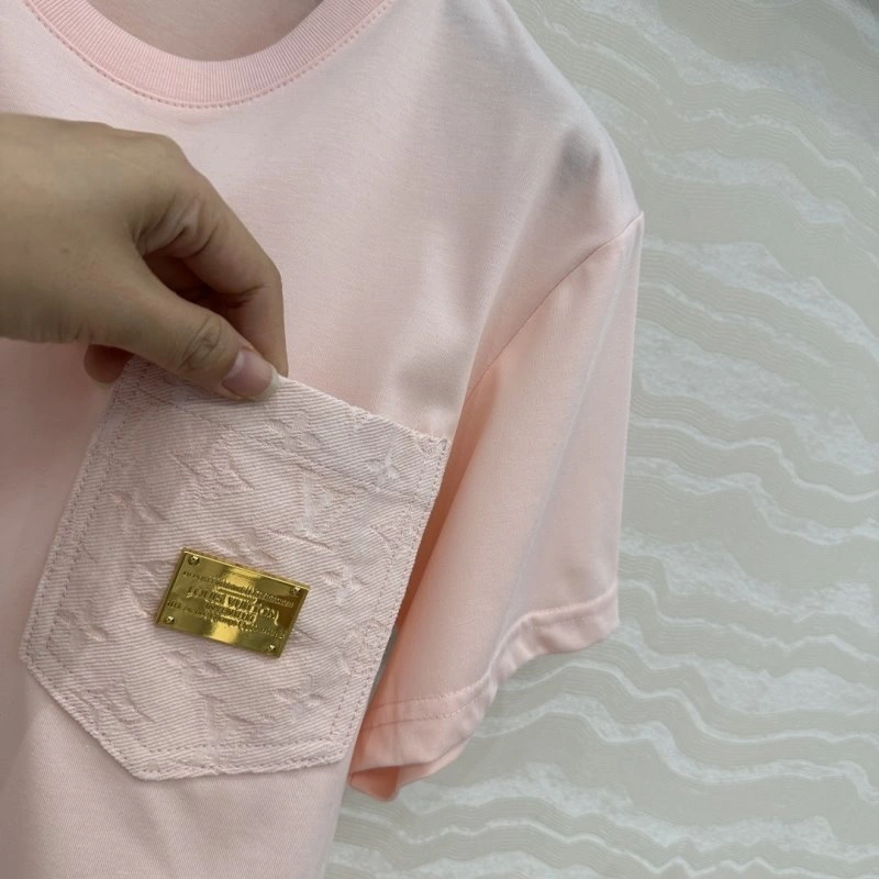 Versatile Louis Vuitton T-Shirts 131657