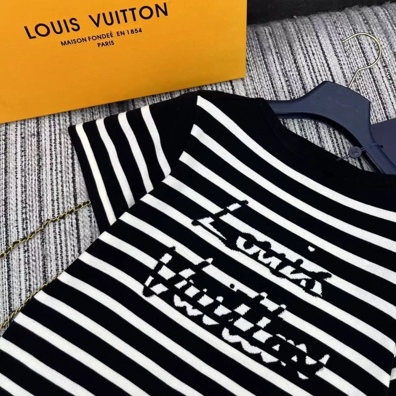 TravelReady Louis Vuitton T-Shirts 131650