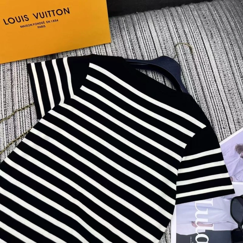 TravelReady Louis Vuitton T-Shirts 131650